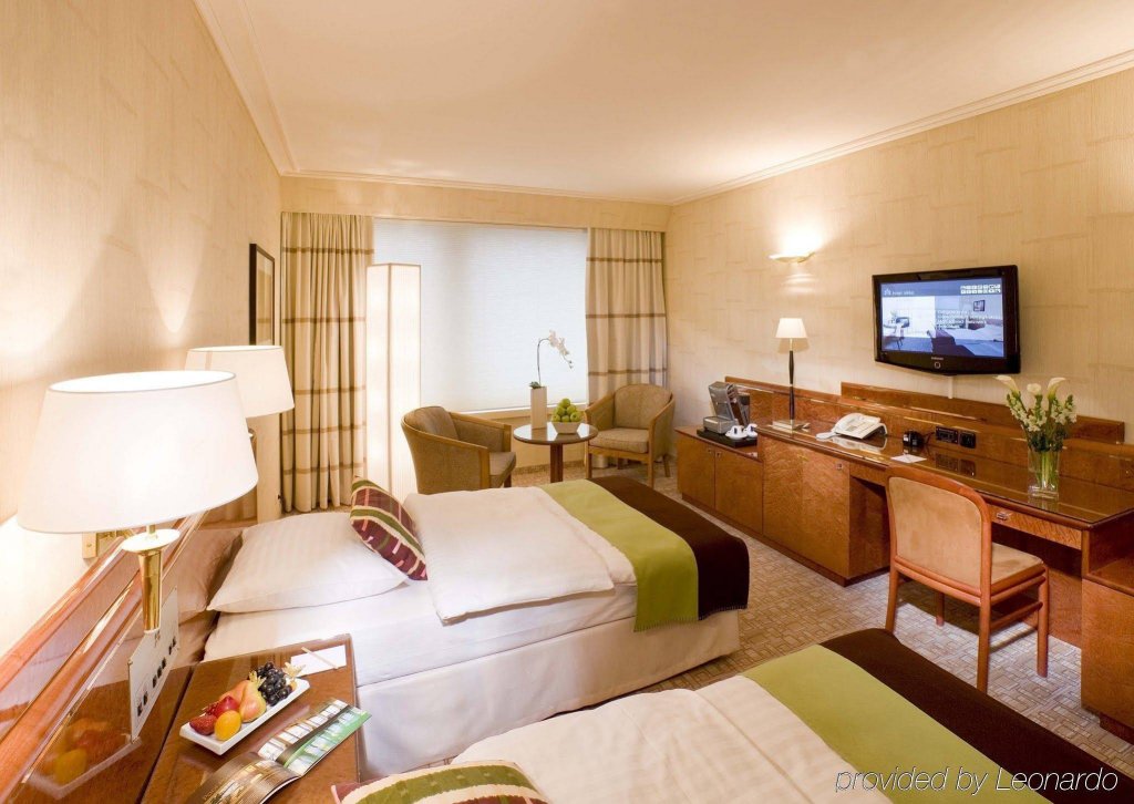 Фото Clayton Hotel Düsseldorf