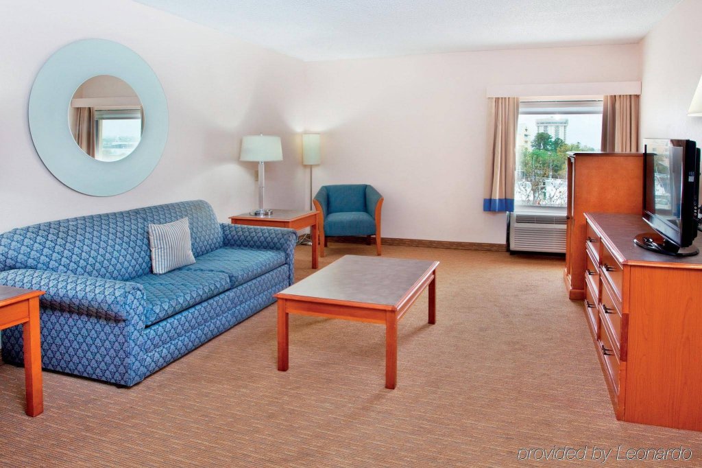 Фото La Quinta Inn & Suites by Wyndham Charleston Riverview