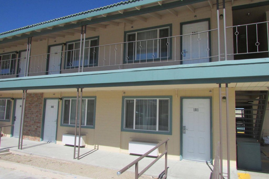 Фото Travelodge by Wyndham Hawthorne