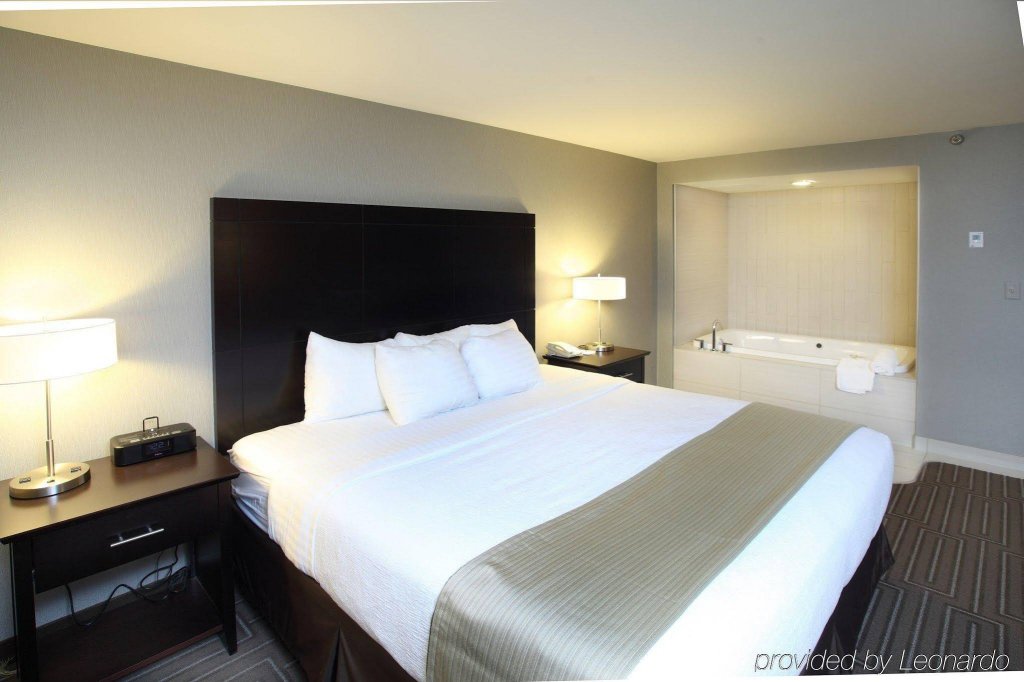 Фото Holiday Inn & Suites Duluth Downtown, an Ihg Hotel