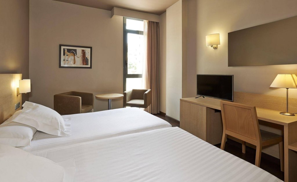 Фото Exe Barcelona Gate