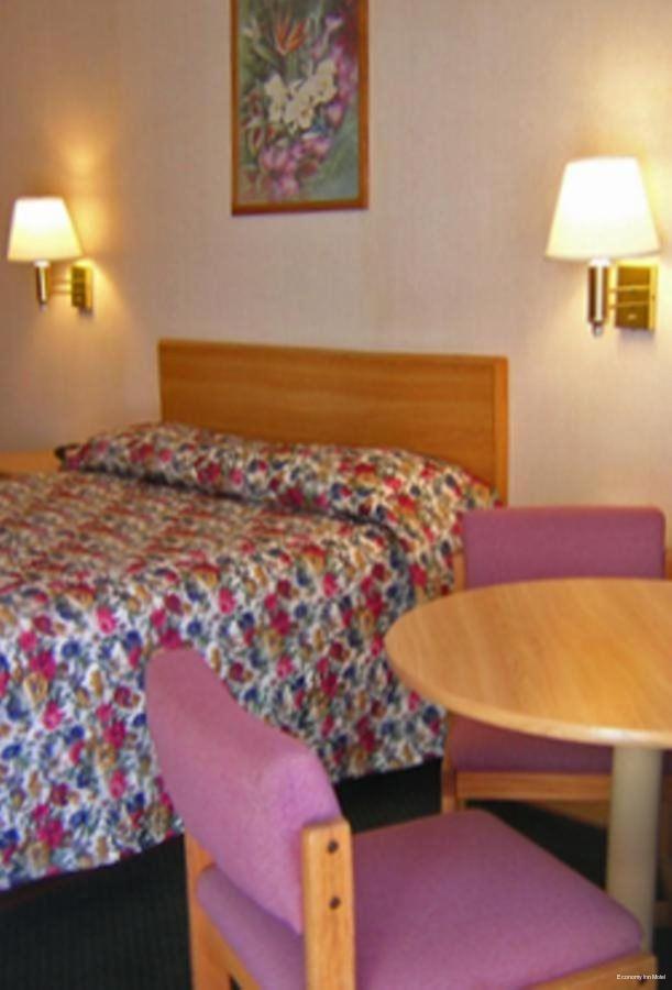 Фото Economy Inn Motel Sylmar