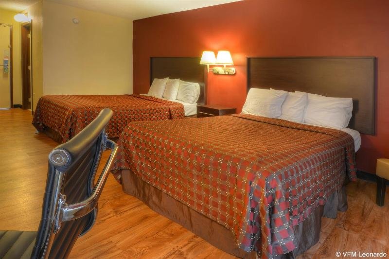 Фото Red Roof Inn Charlotte - University