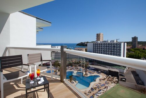 Гостиница Samos в Магалуфе