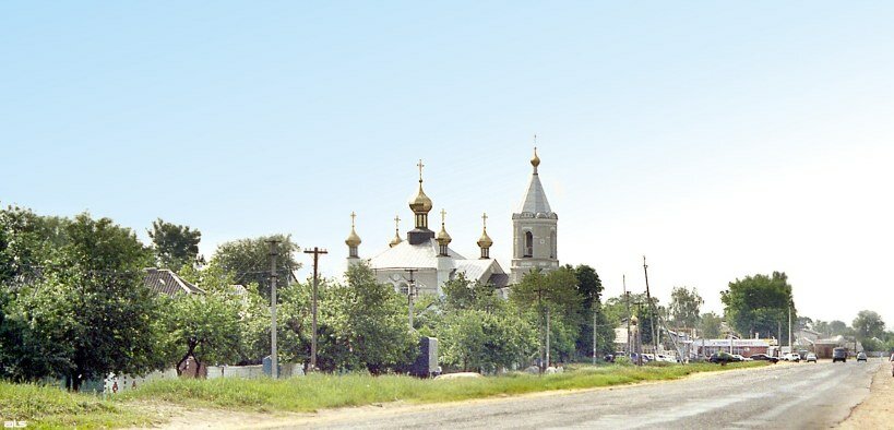 Orthodox church Church of the Intercession of the Holy virgin in Bezludivka, Kharkiv Region, photo