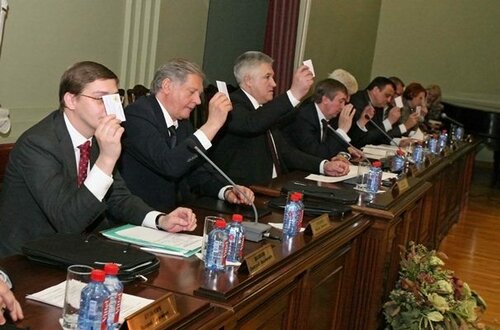 Вестов суди судья