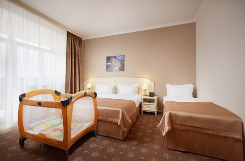 Внешний вид отеля Альфа Радон в Даниловичском сельском Совете, фото 2