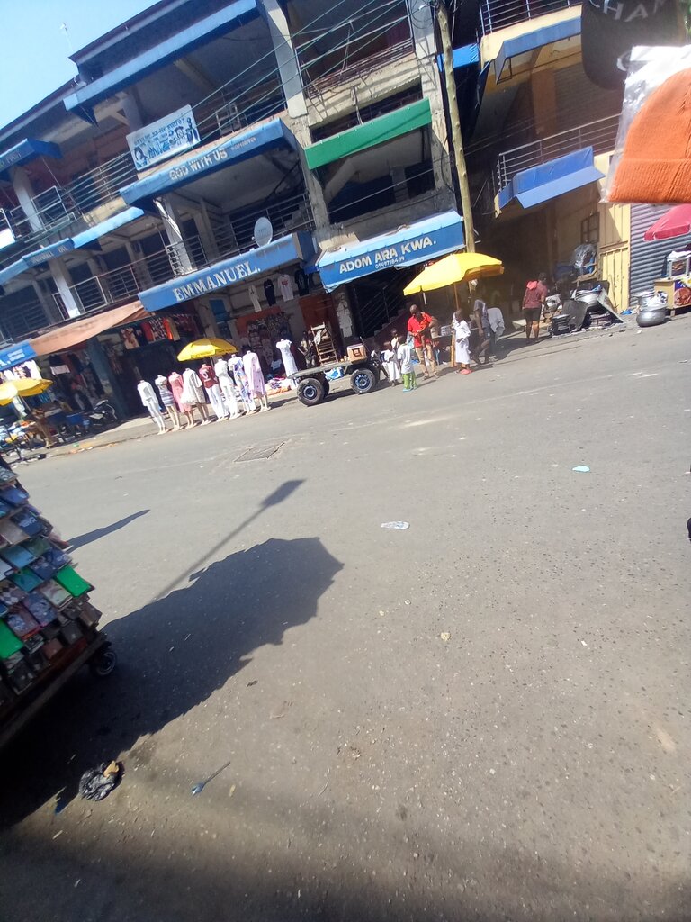 Clothing store Adom Ara Kwa, Accra, photo