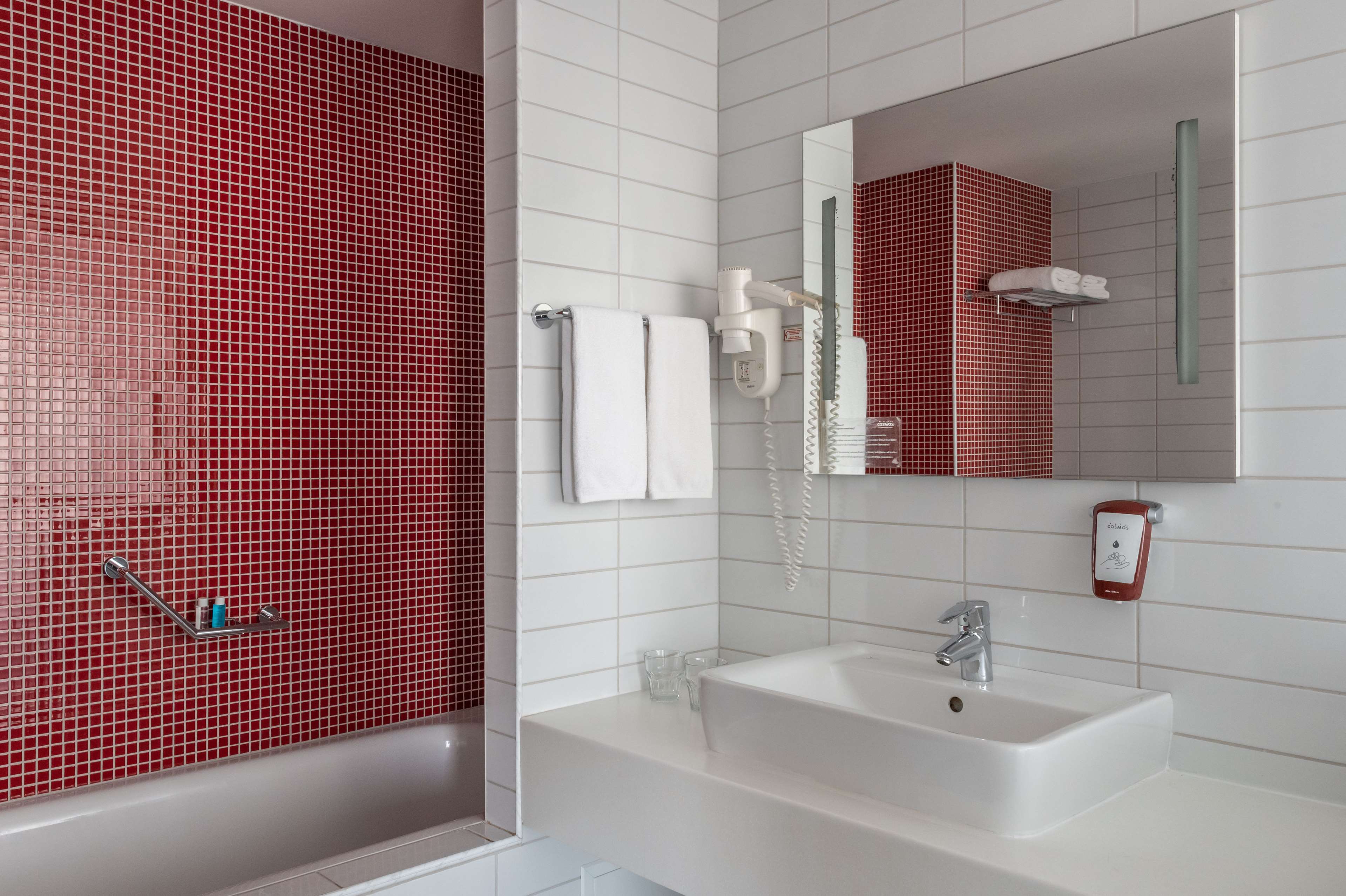 Фото Cosmos Astrakhan Hotel