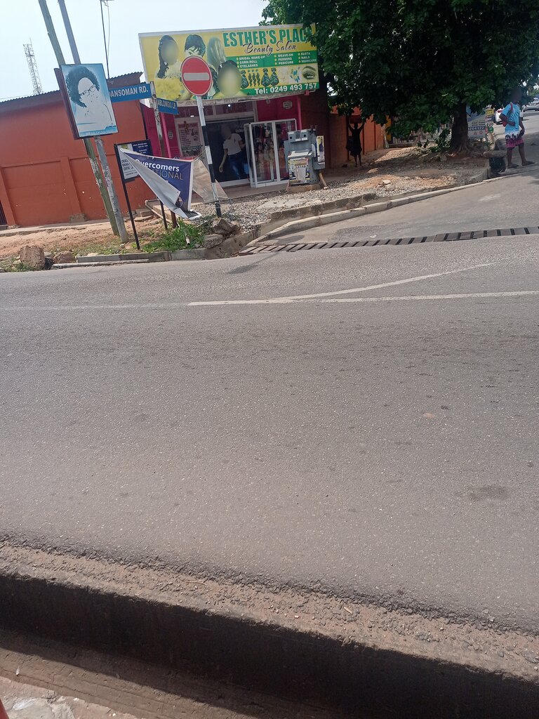 Market Esthers Place, Accra, photo