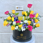 Petal Box Flowers & Chocolate (194, Sheikh Zayed Road, Dubai), flower shop