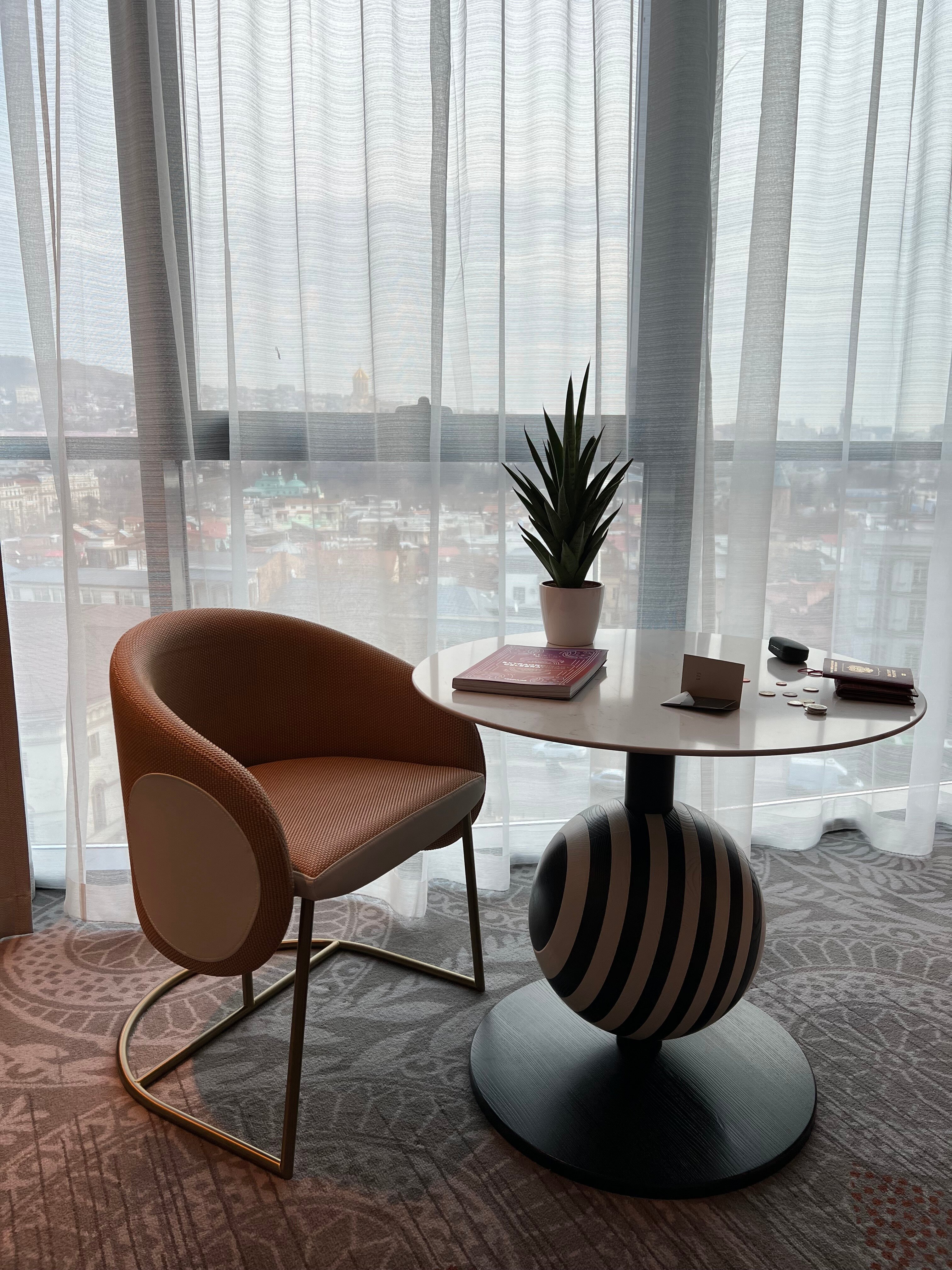 Фото Paragraph Freedom Square, a Luxury Collection Hotel