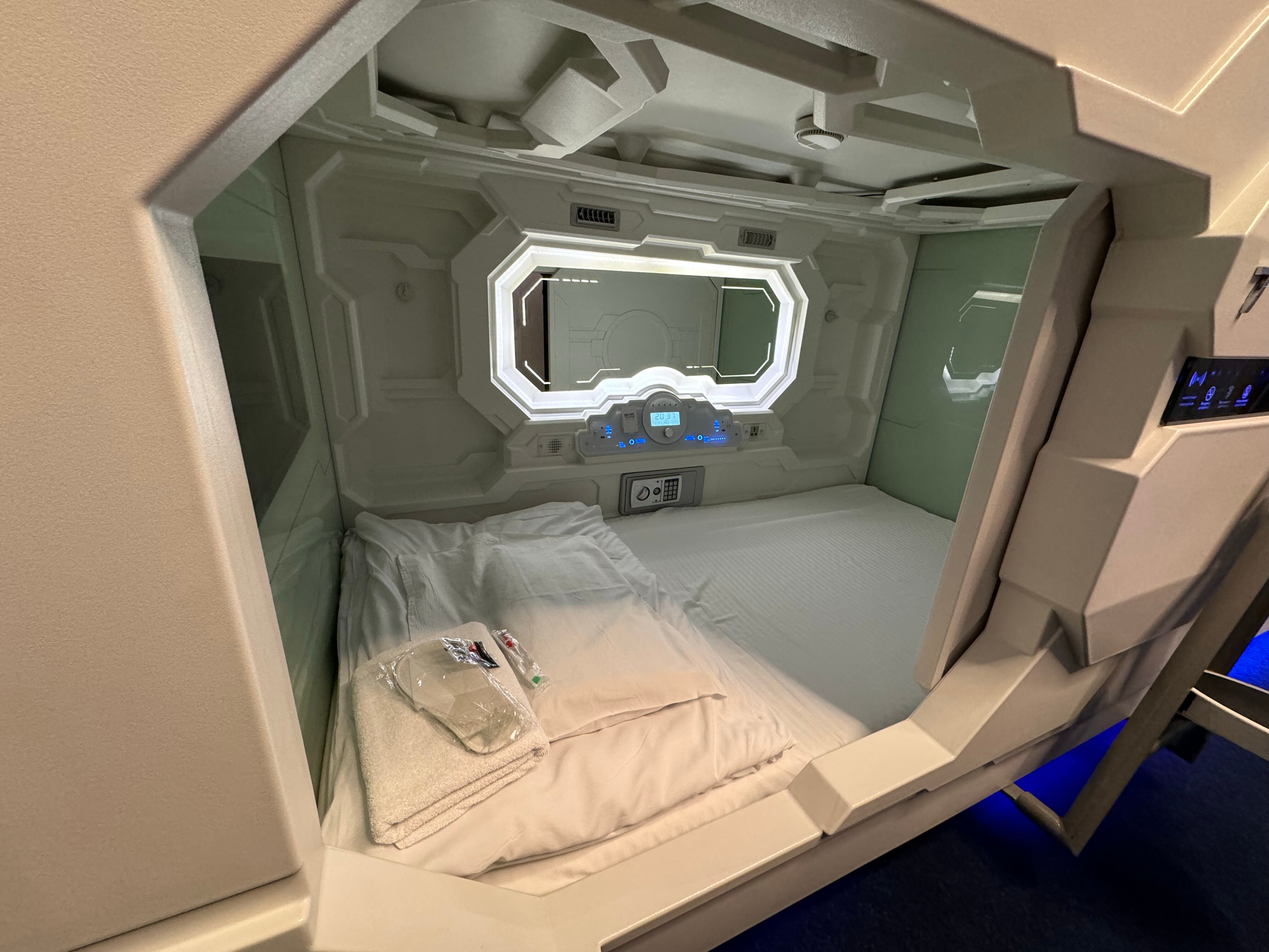 Фото Caps Lock Airport Hotel