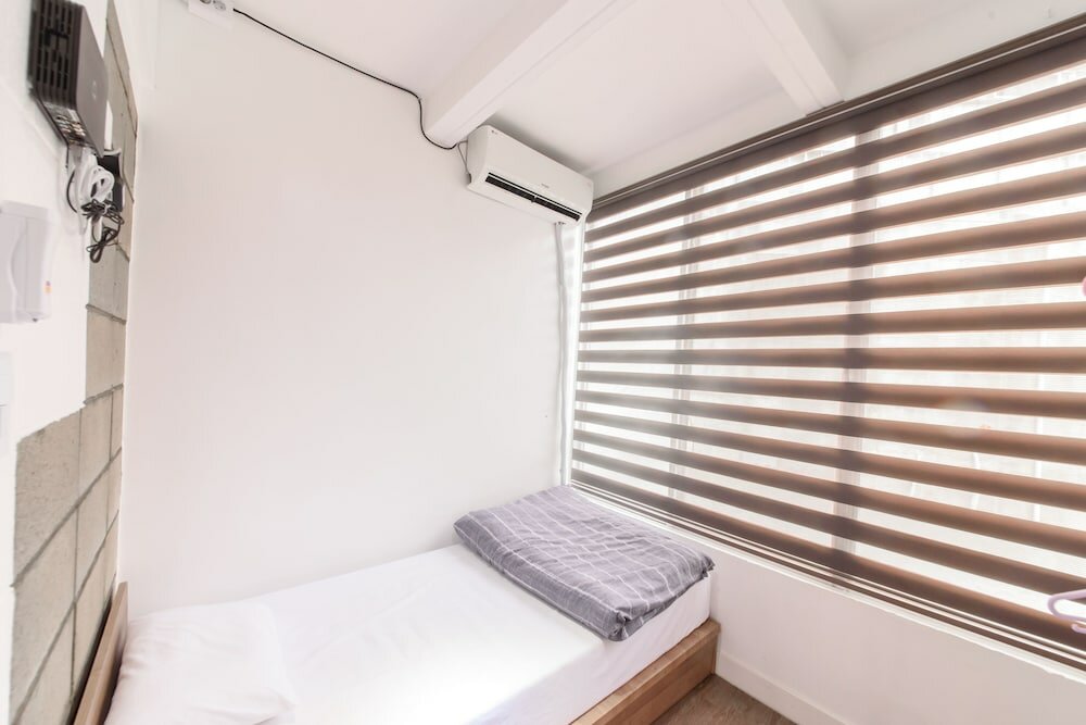 Фото Itaewon Yellow Guesthouse