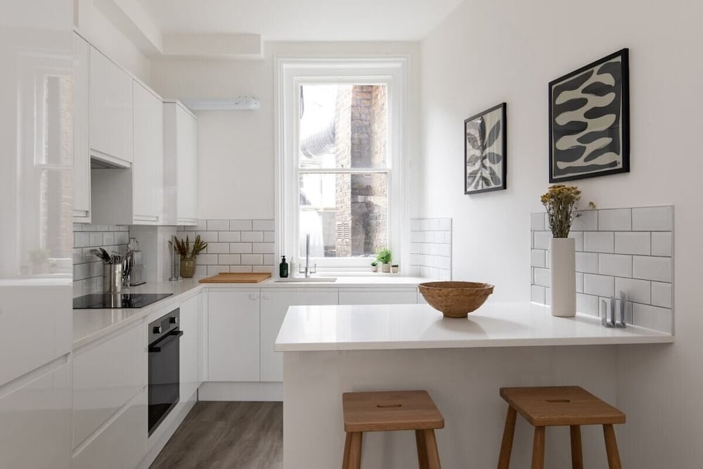 Фото The Hammersmith Nook - Captivating 5bdr Flat