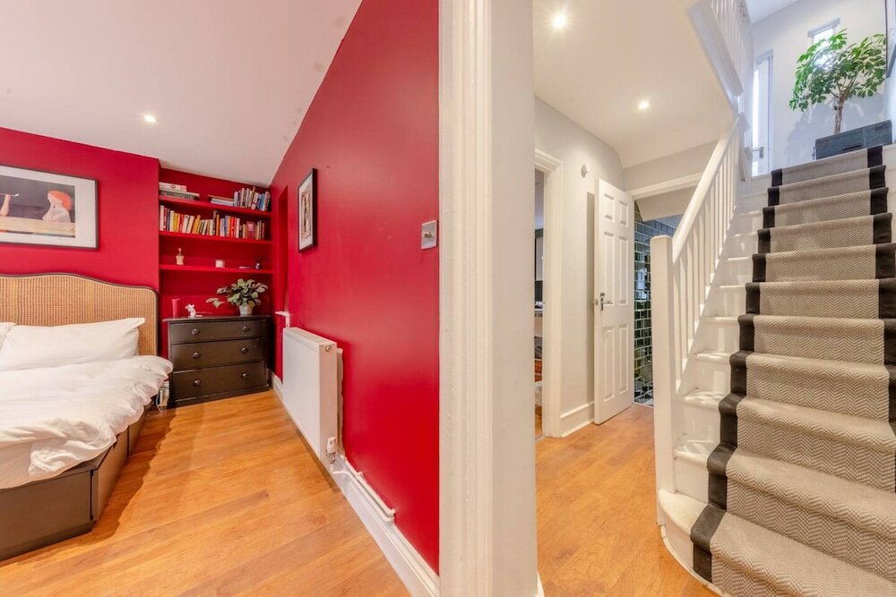 Фото Beautiful Two-story Flat With Garden in Islington