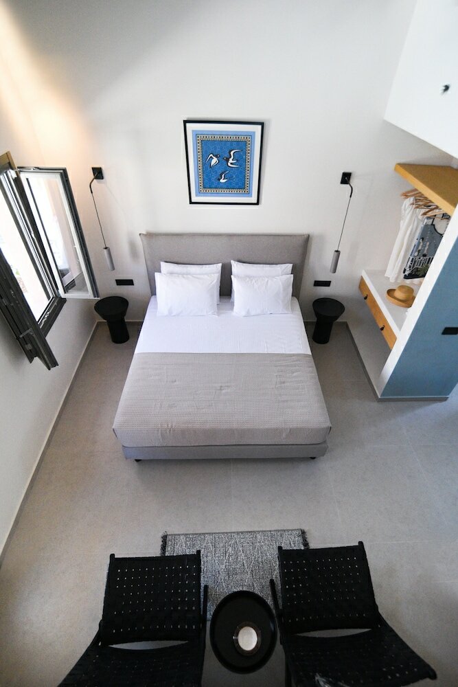 Фото Terra Nera Suites Santorini