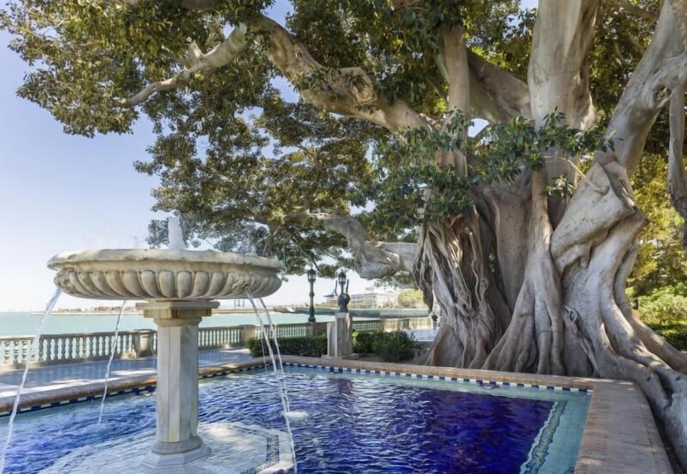 Фото Palacete de La Alameda - Adults Only