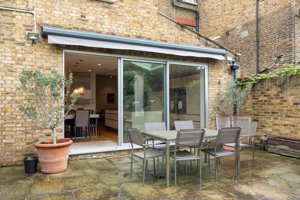 Фото Incredible 5 Bedroom House W/private Garden -wandsworth!