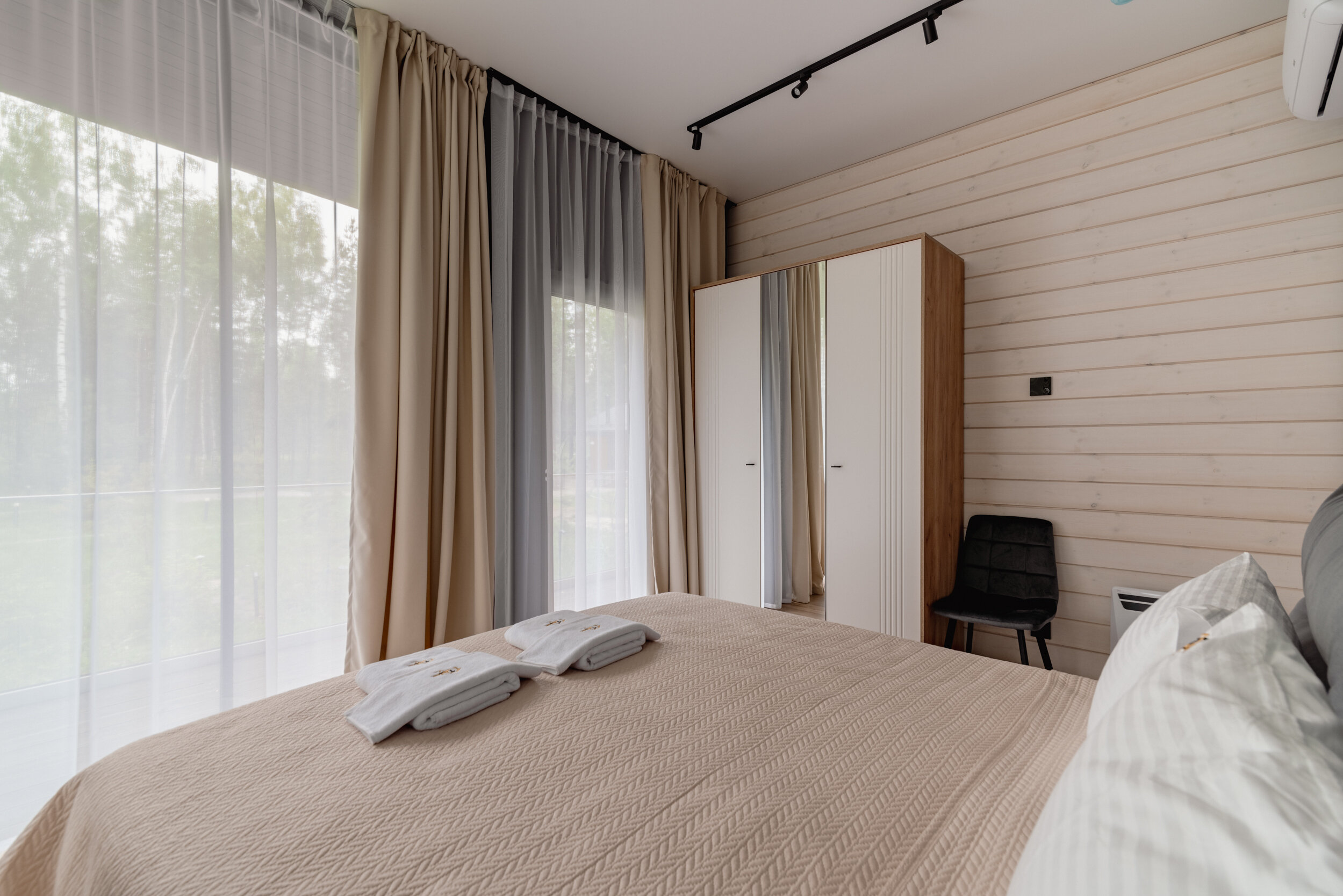 Фото Домик в соснах