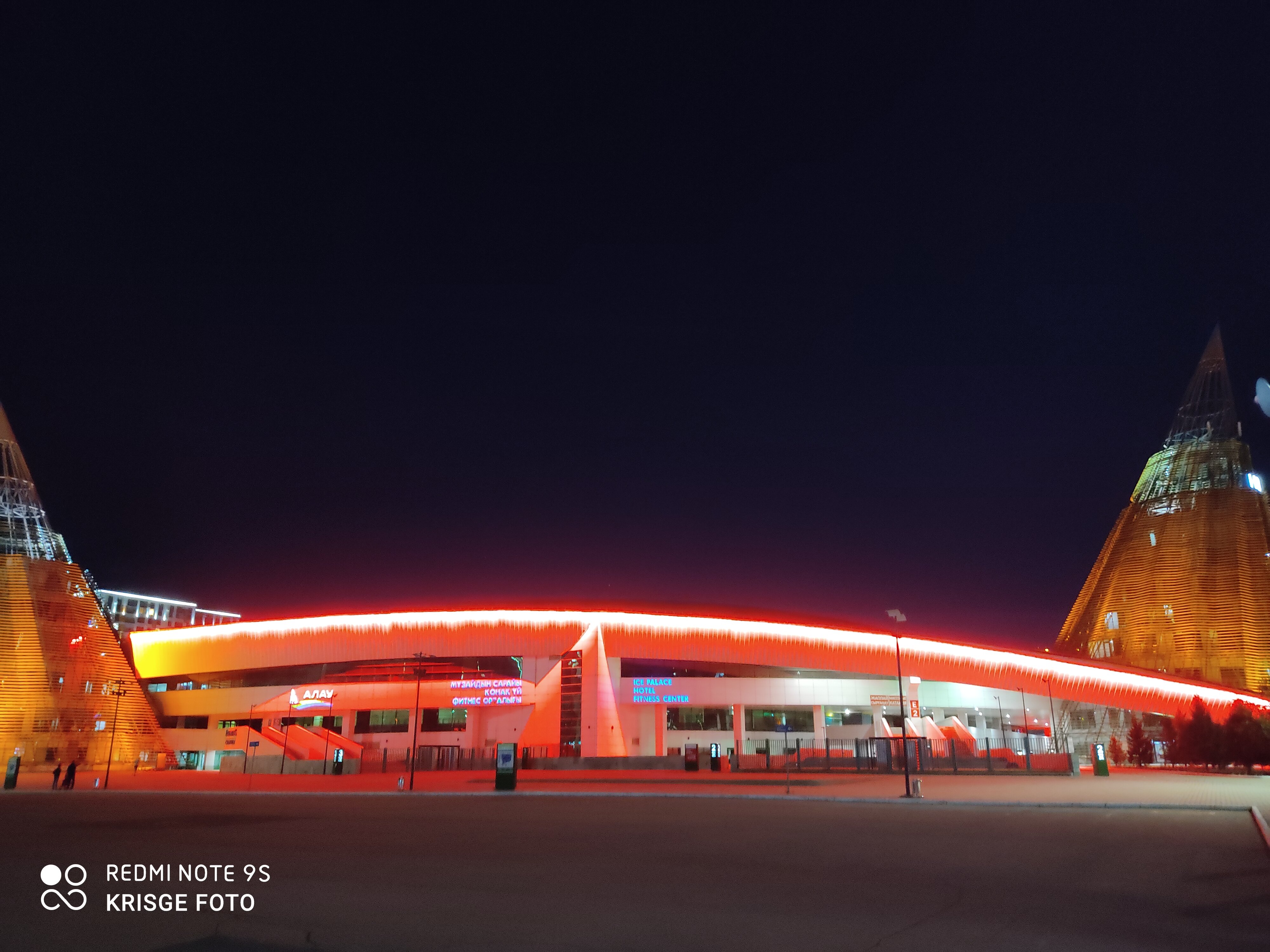 Порно анасы ұлымен бірге оянды