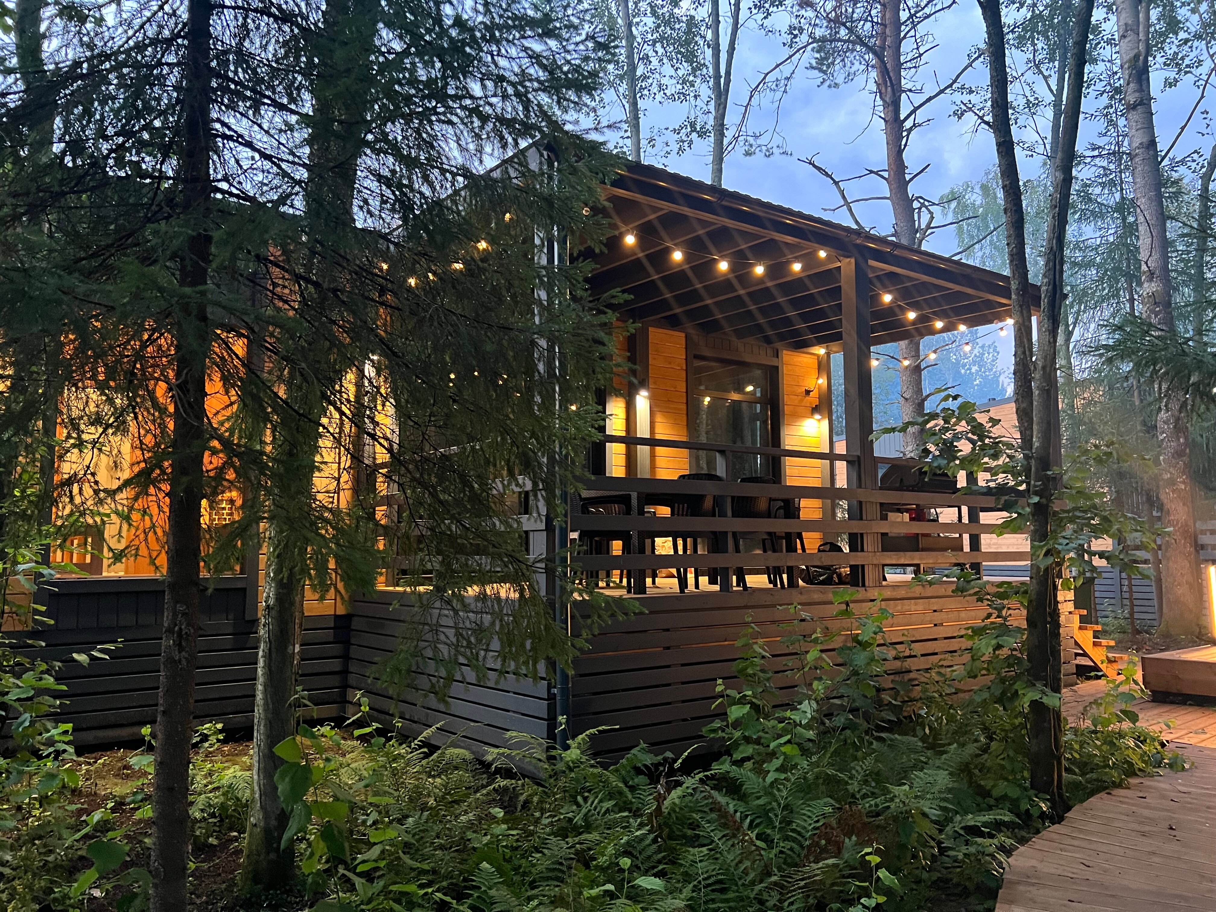 Фото Блэк Вилладж Фэмили