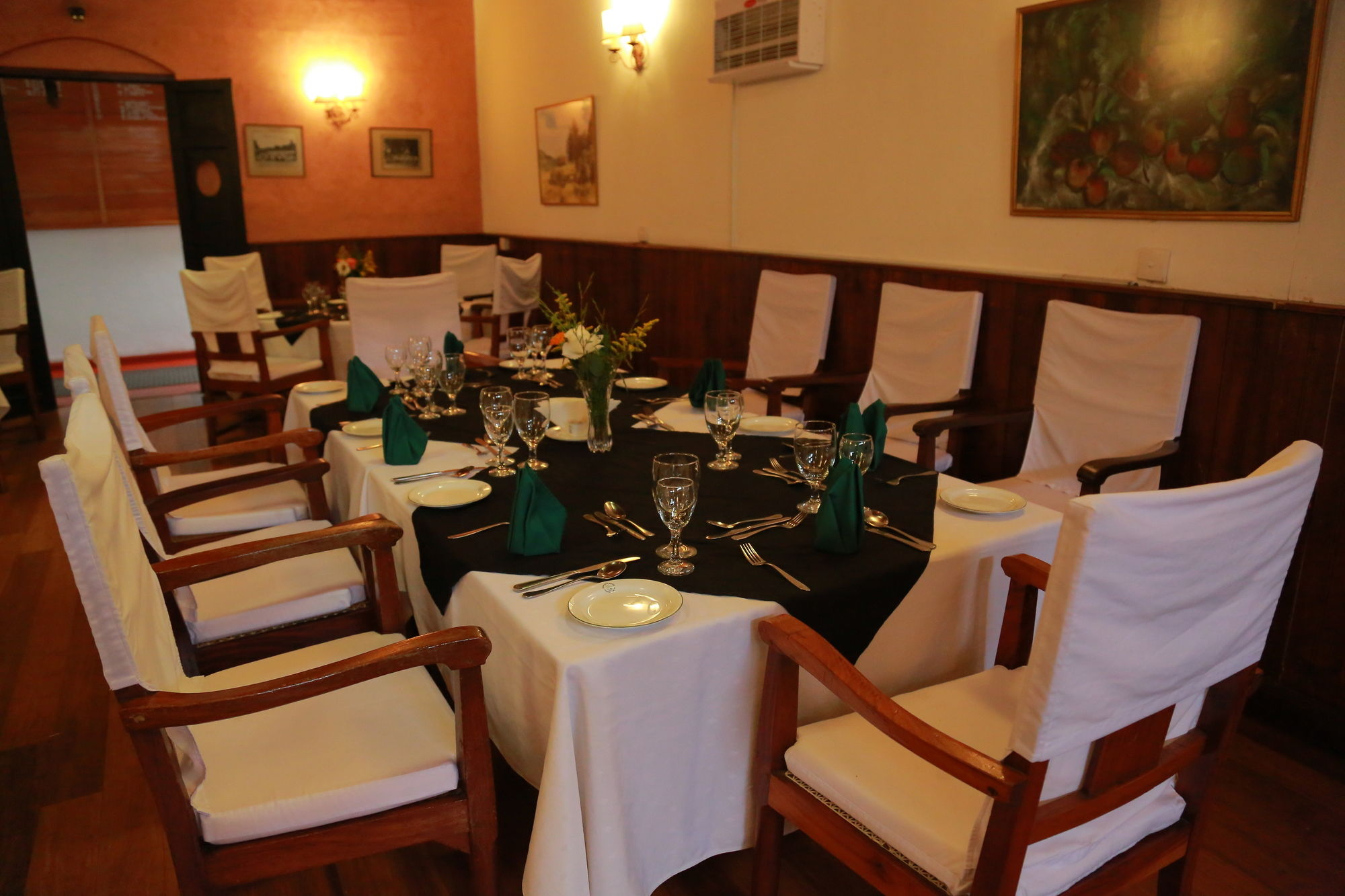 Фото Nuwara Eliya Golf Club