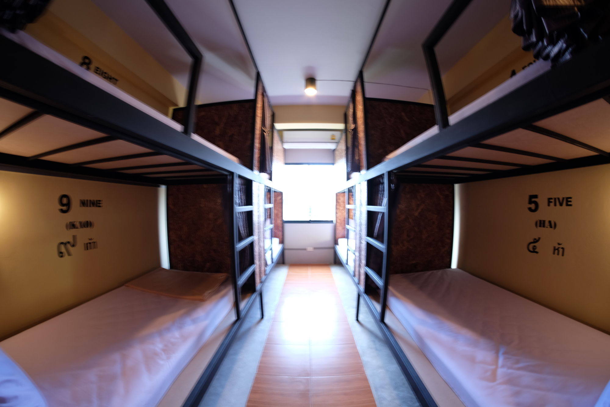 Фото Hide Bangkok Hostel