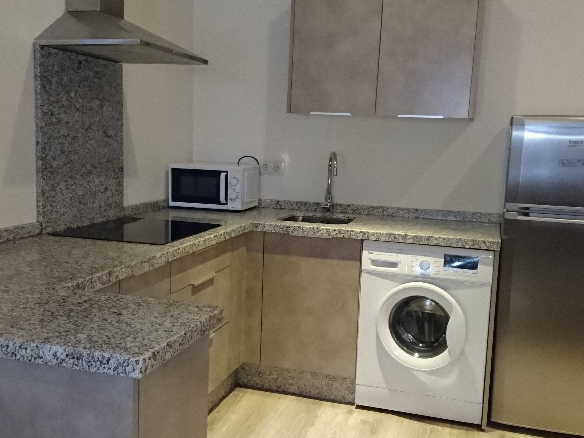 Фото Hostal Apartamentos el Gallo