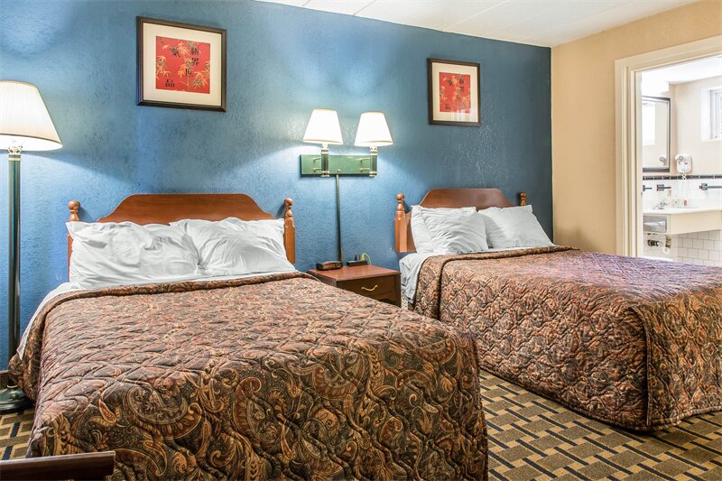 Фото Econo Lodge Cranston - Providence