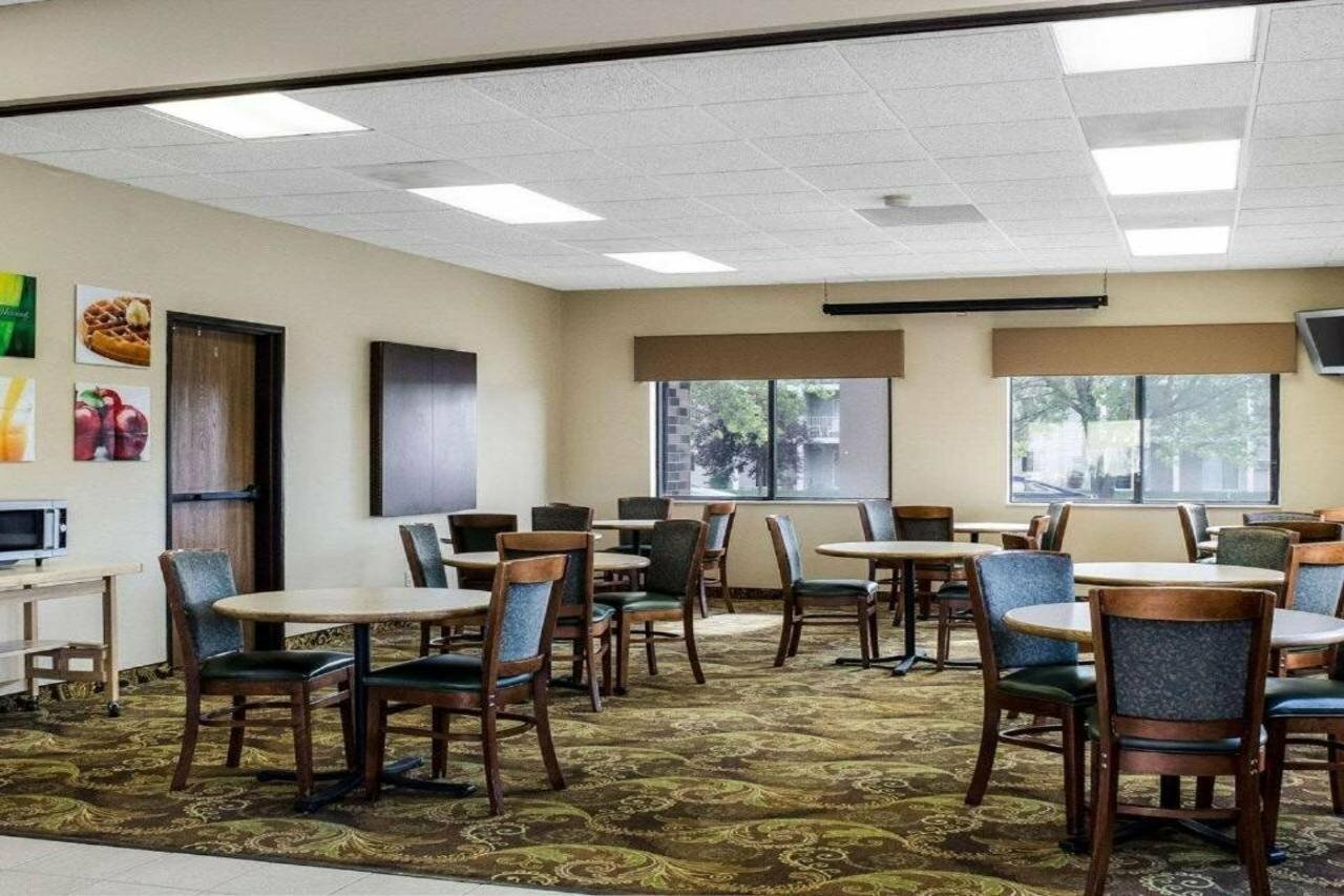 Фото Quality Suites Near West Acres