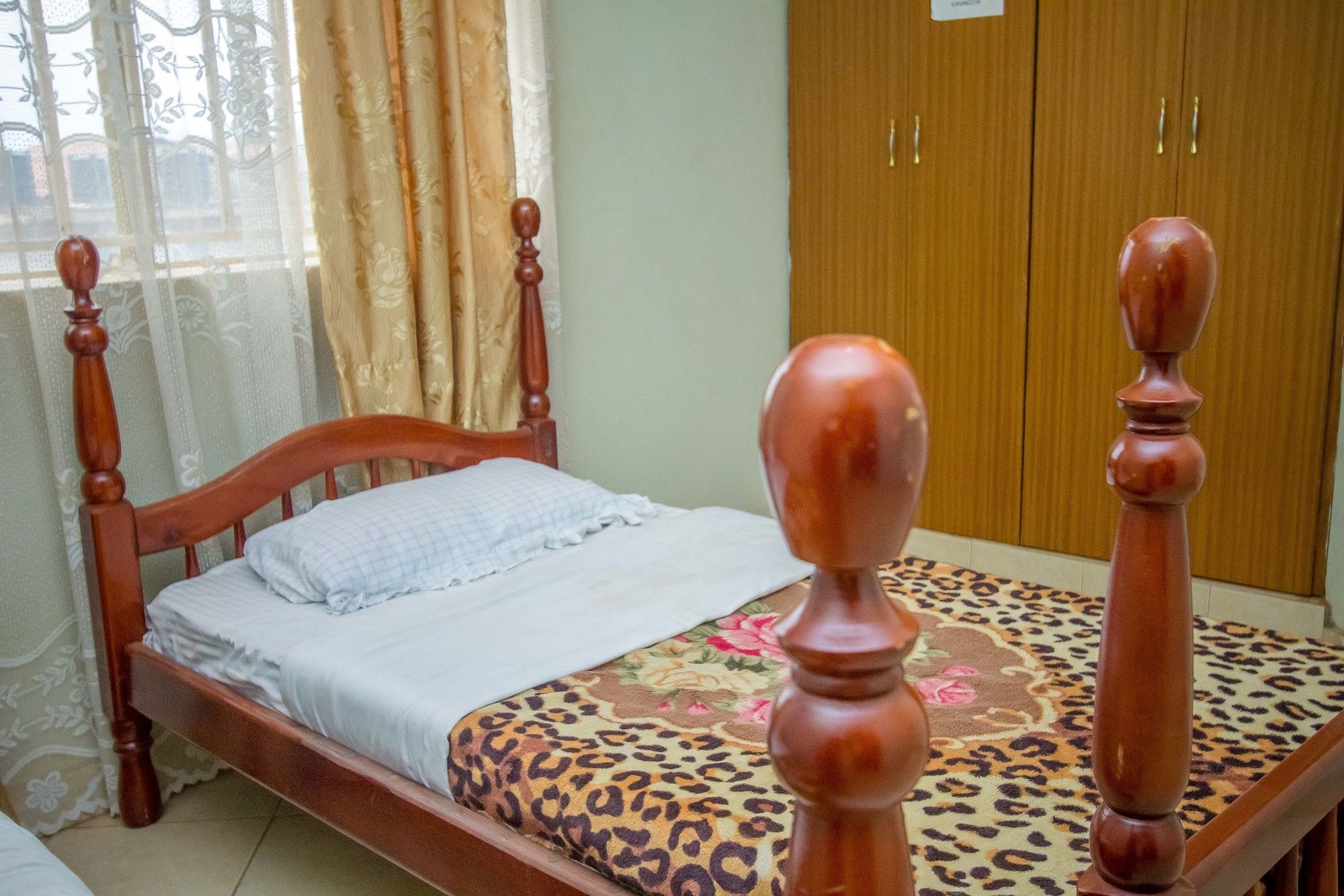 Фото Makerere Serene Hotel