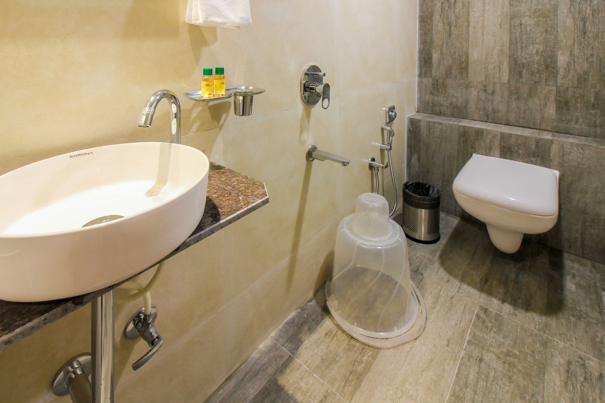 Фото FabHotel Aksa International Andheri East