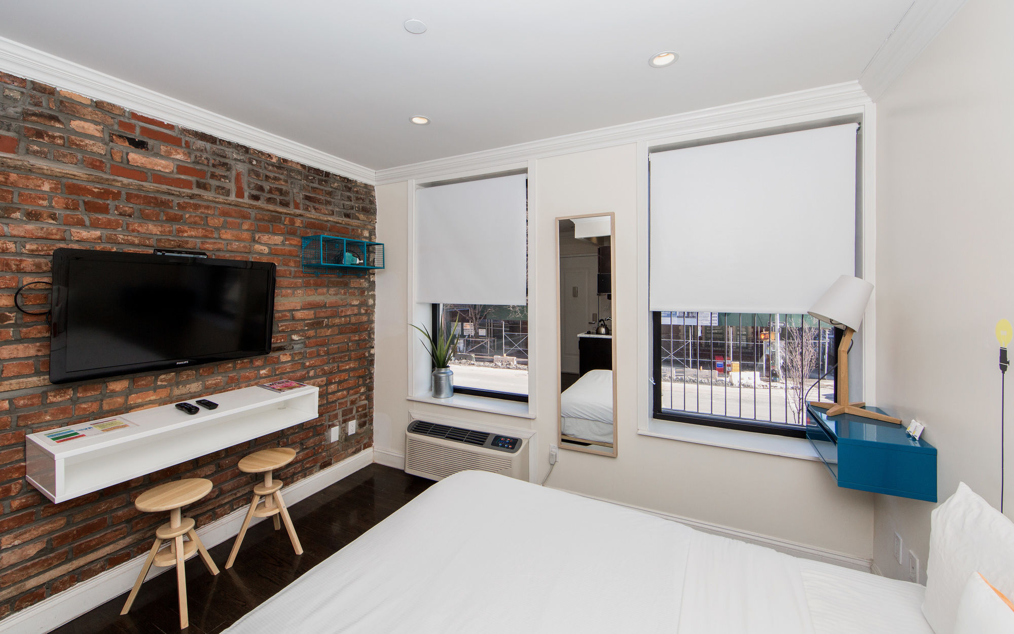 Фото East Village Hotel