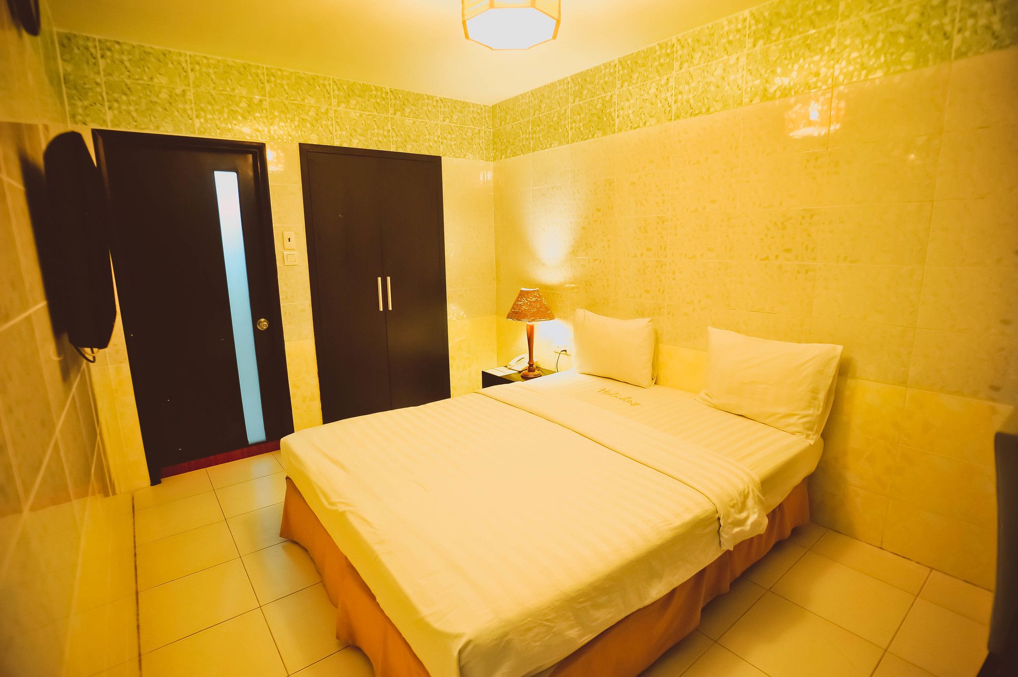 Фото Holiday Hotel