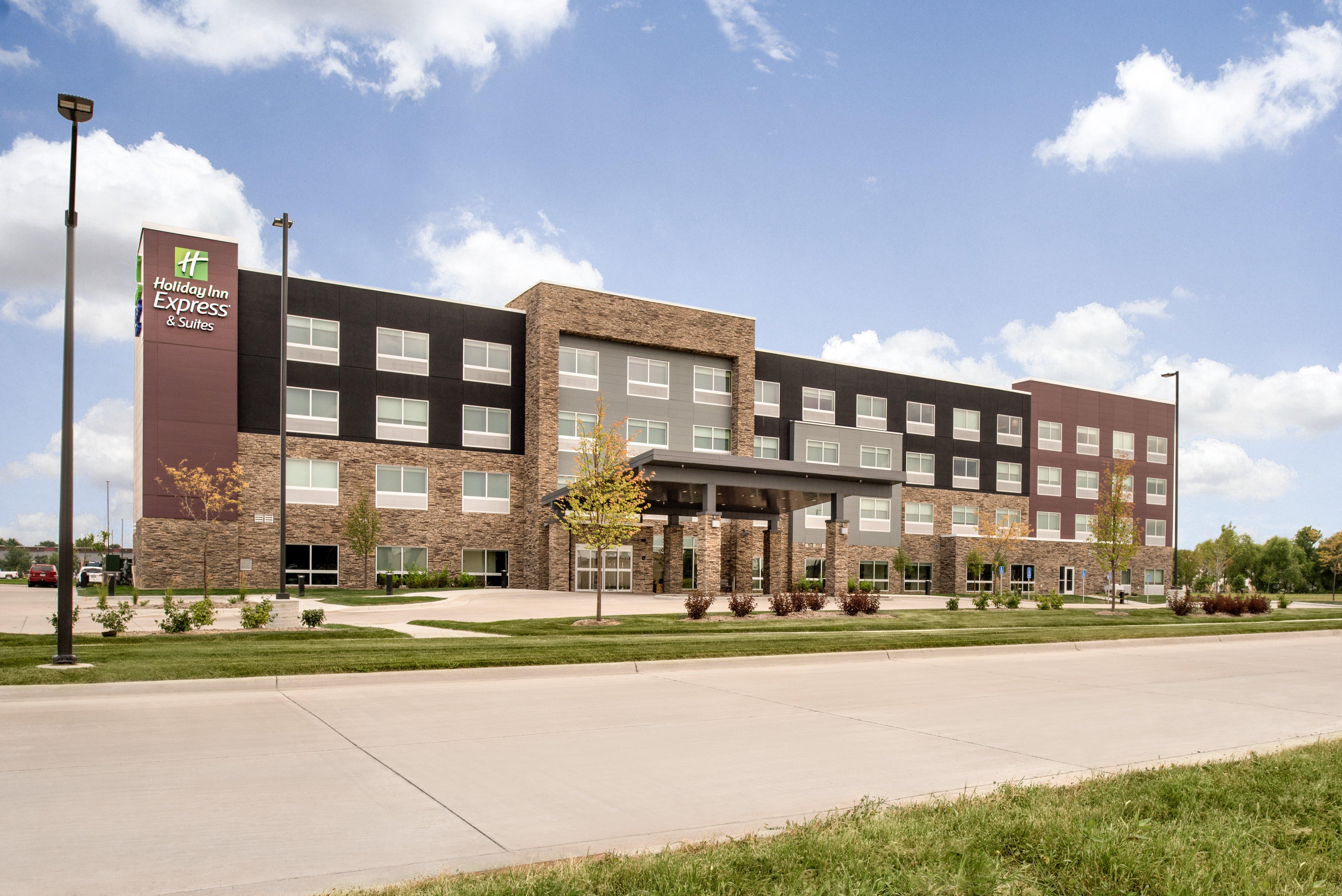 Фото Holiday Inn Express & Suites West Des Moines - Jordan Creek, an Ihg Hotel