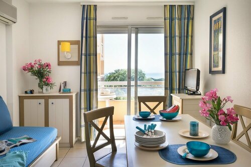 Гостиница Pierre & Vacances Résidence La Rostagne в Антибе