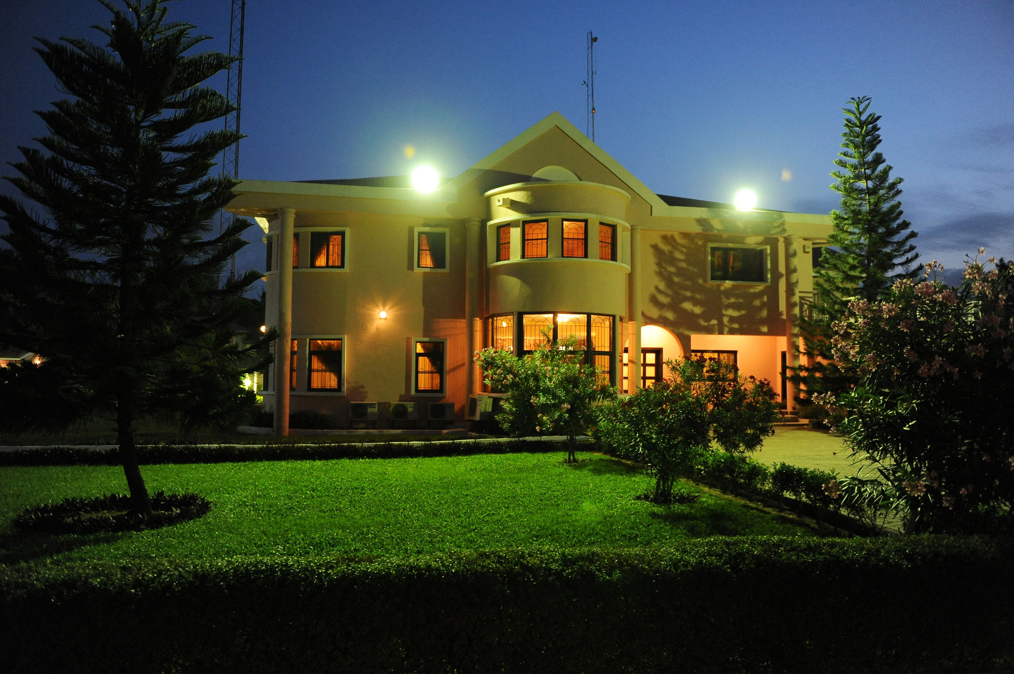 Фото отеля 1