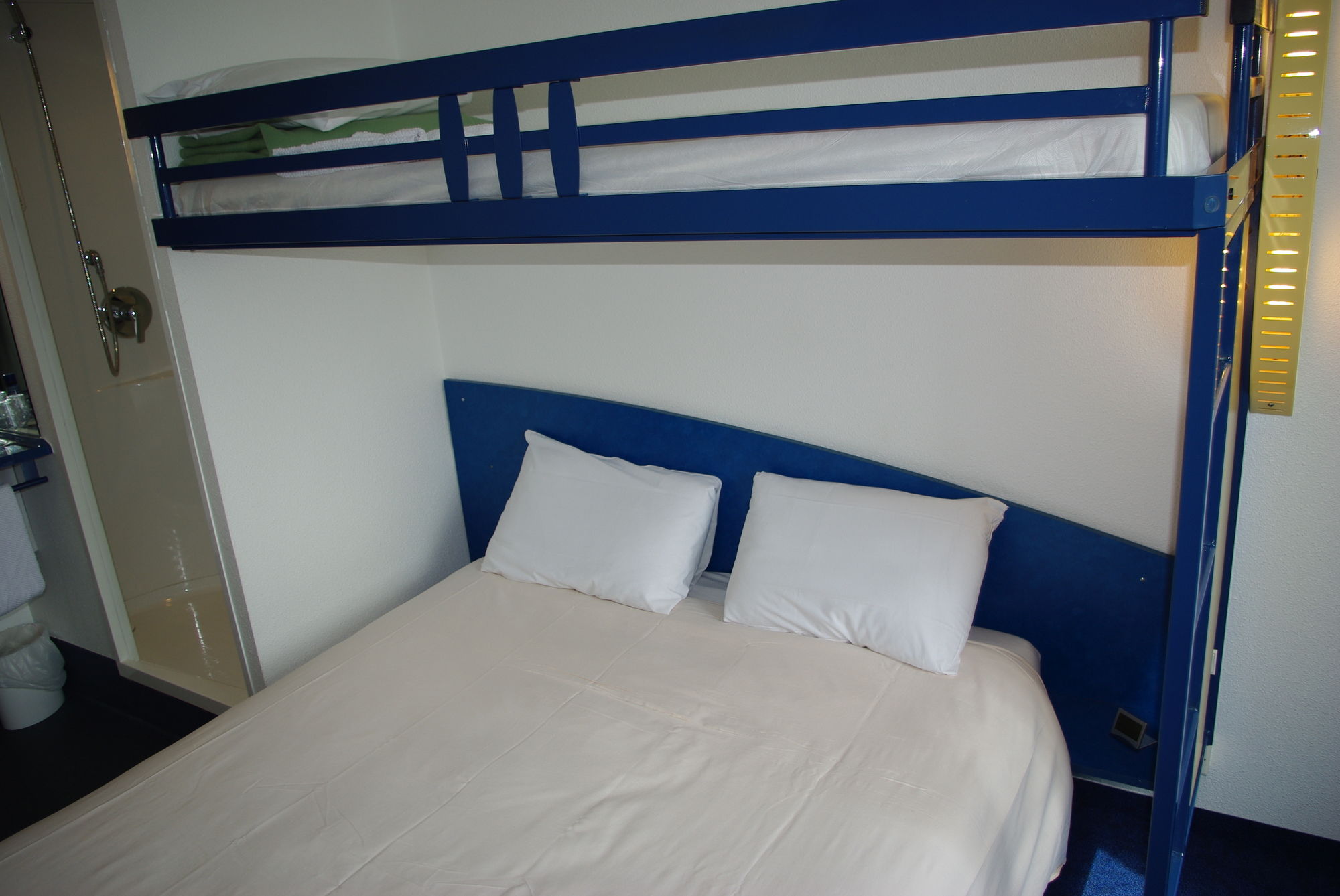 Фото Greet Hotel Paris porte de la Chapelle Aréna