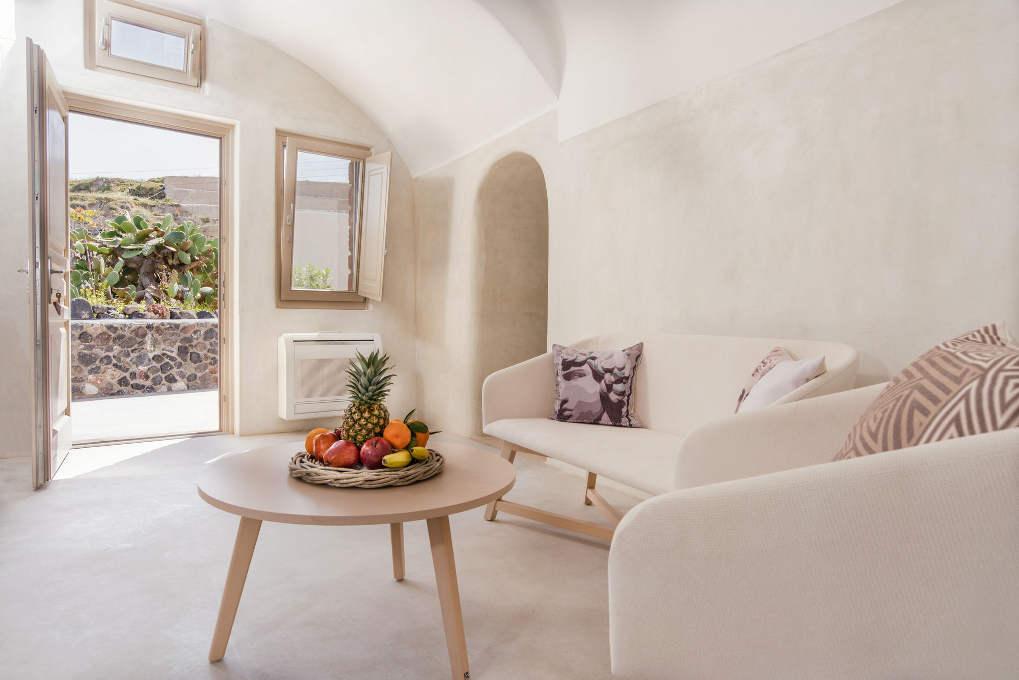 Фото Lagadi Suites by K&k