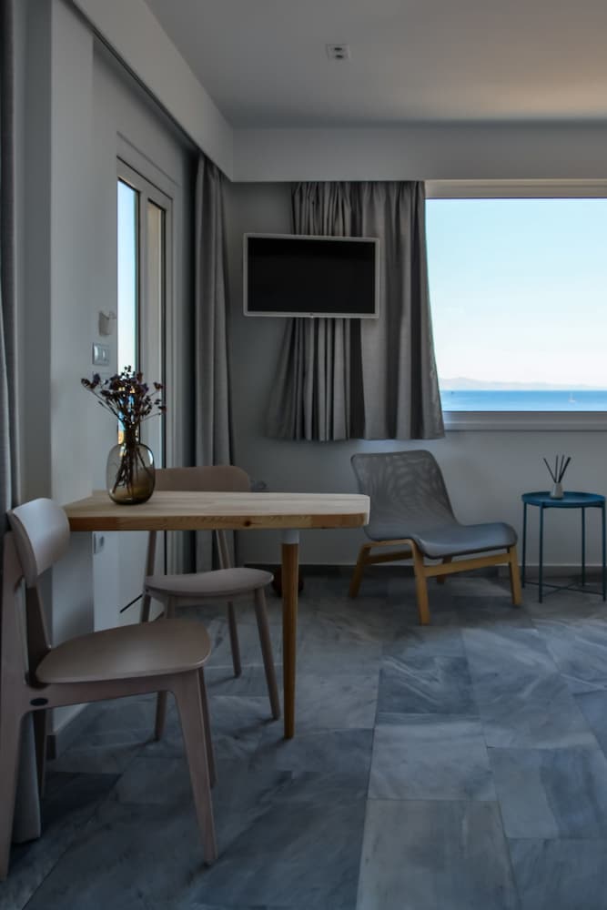 Фото Pharos Apartments