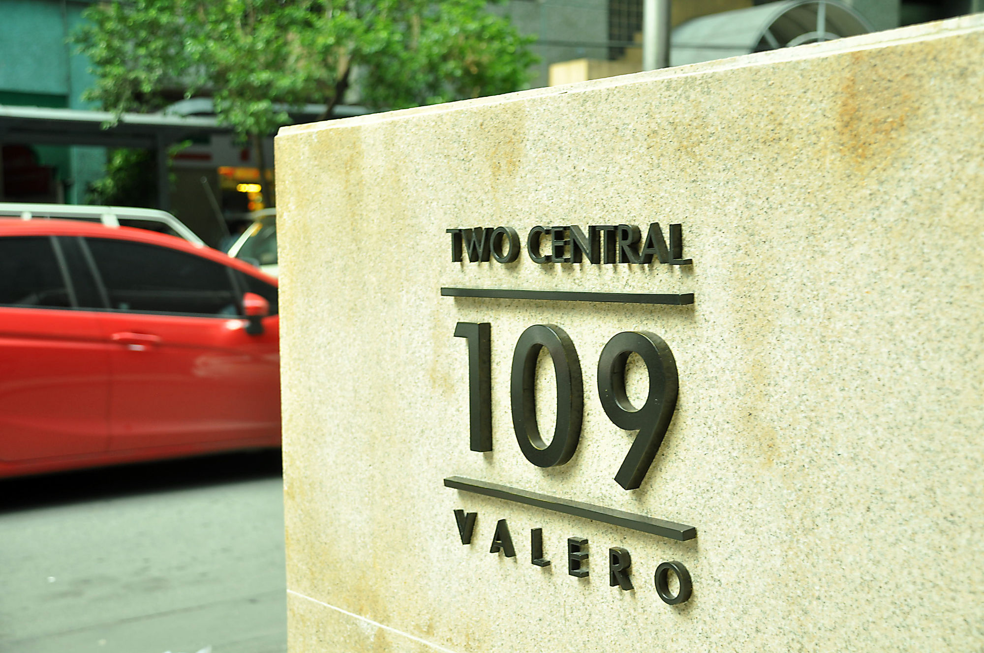 Фото CSuites at Two Central Residences