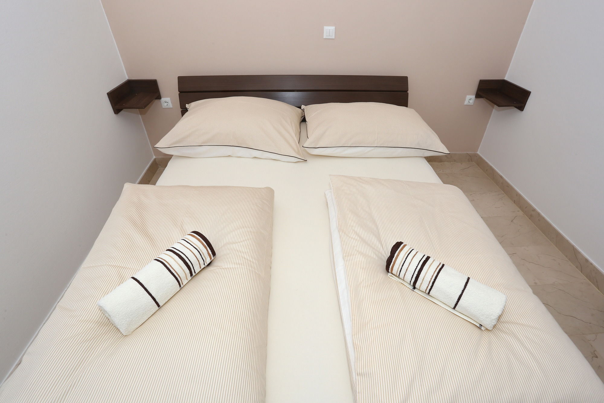 Фото SunAdria Apartments