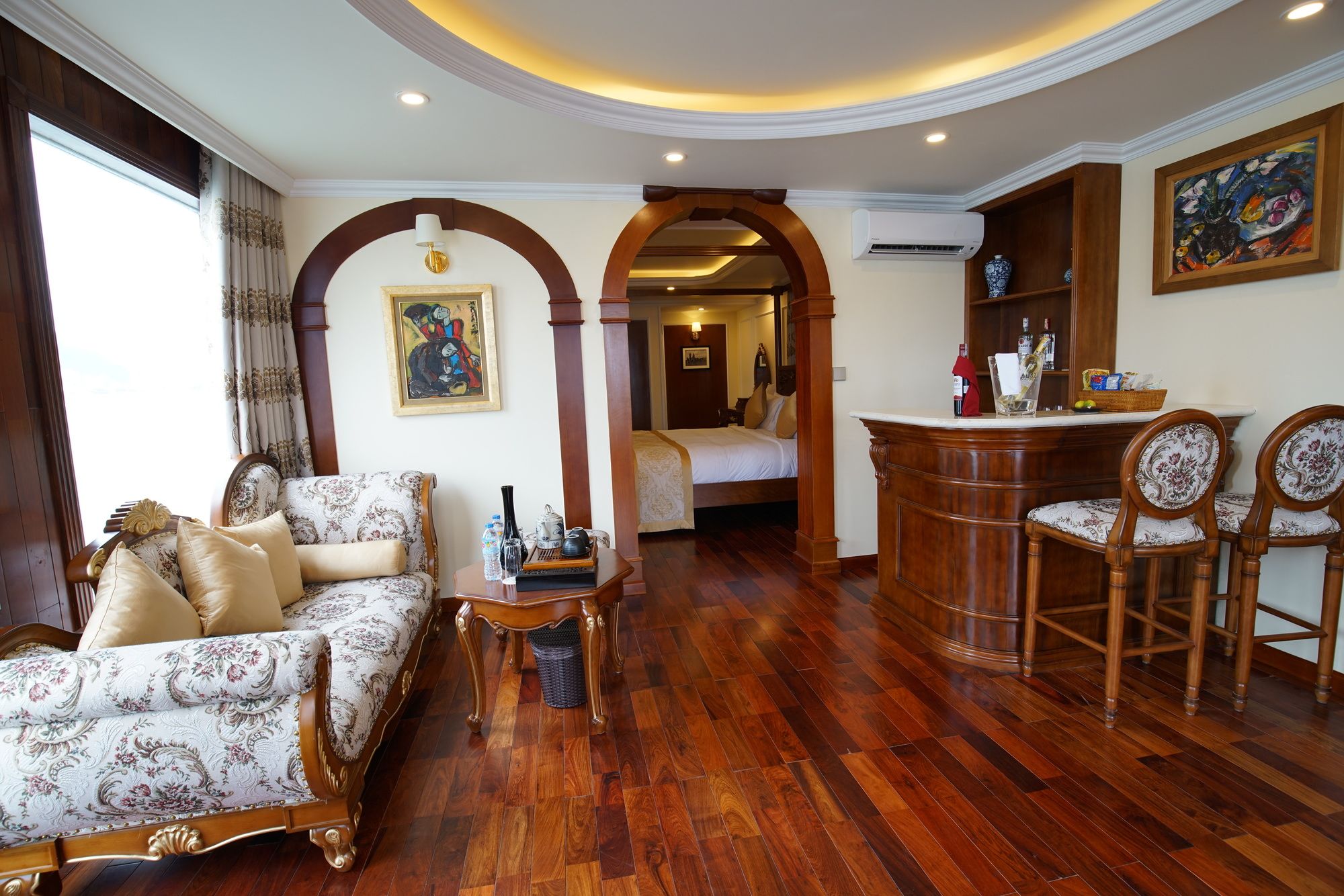 Фото Emperor Cruise Ha Long