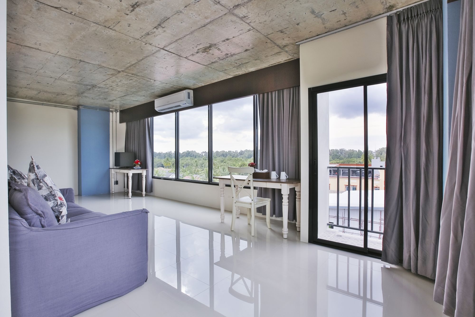 Фото The Sixteenth Naiyang Beach Hotel