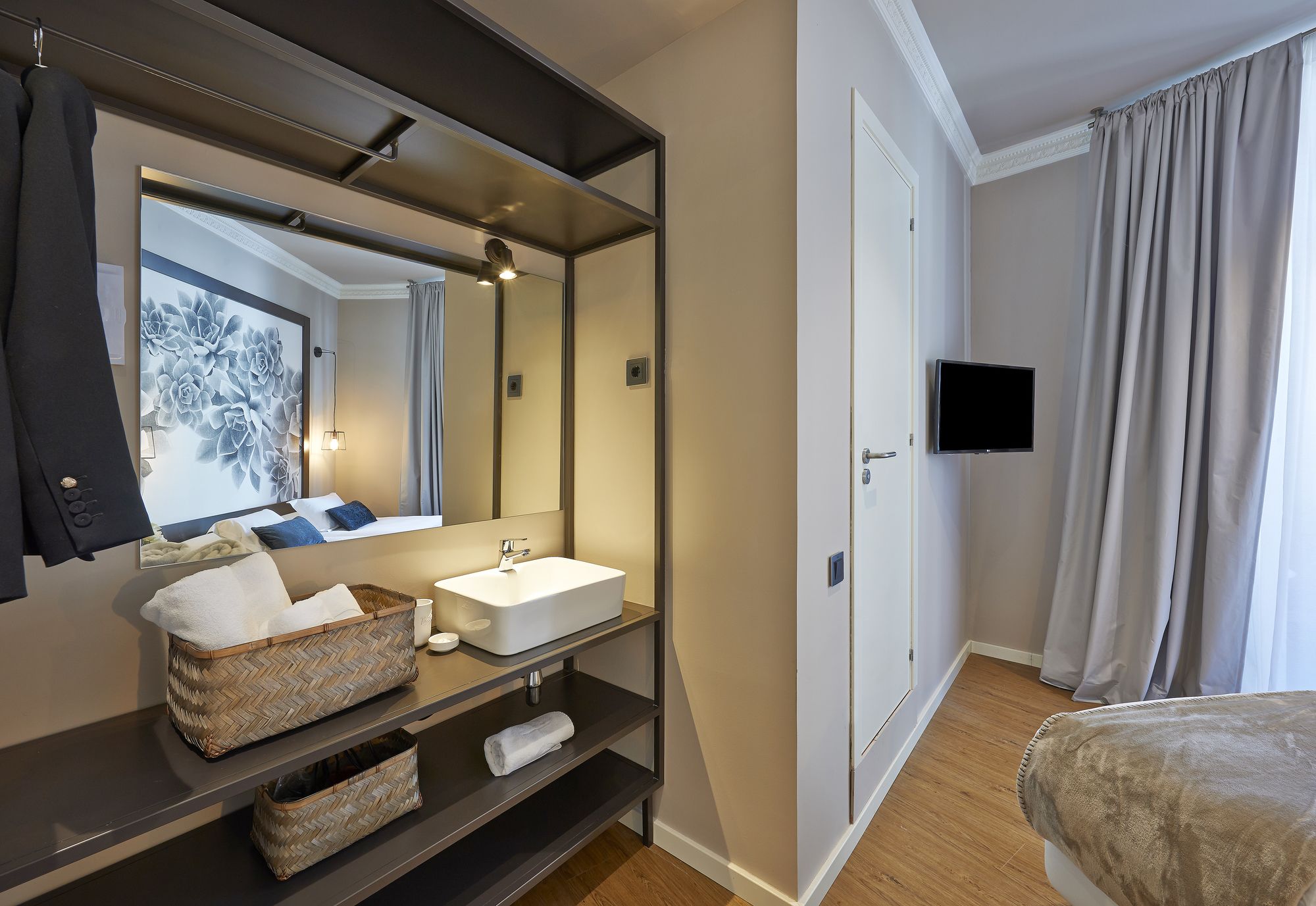 Фото Hostal Central Barcelona