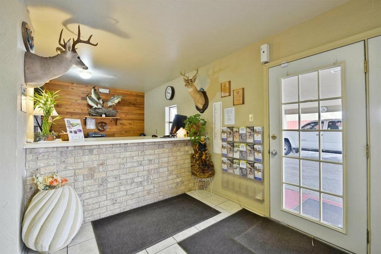 Фото Americas Best Value Inn The Legends Inn