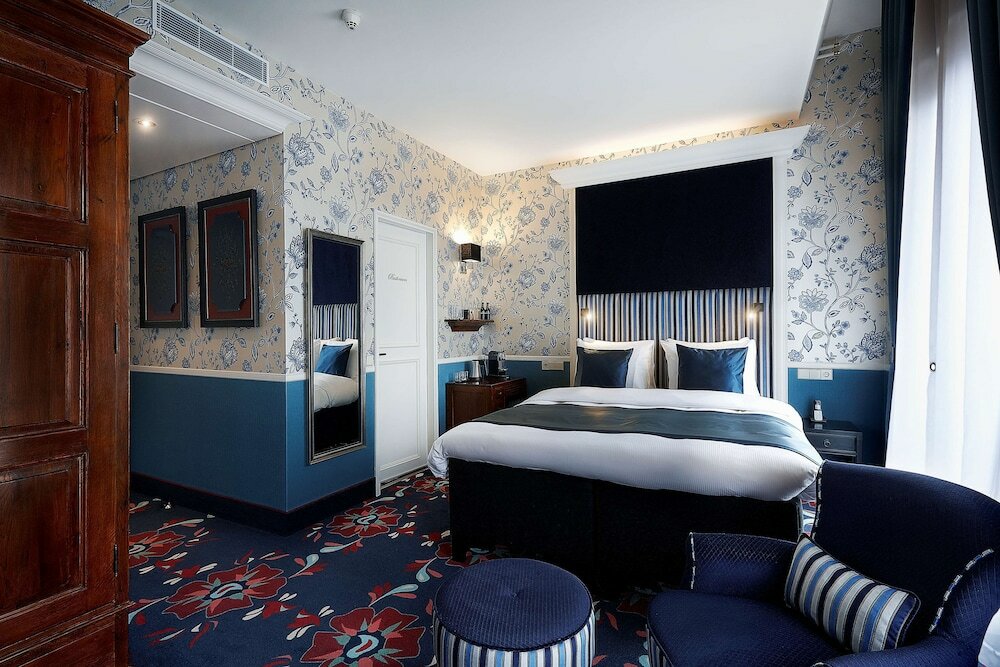 Фото Carlton Ambassador Hotel
