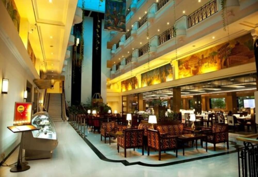 Фото Radha Regent