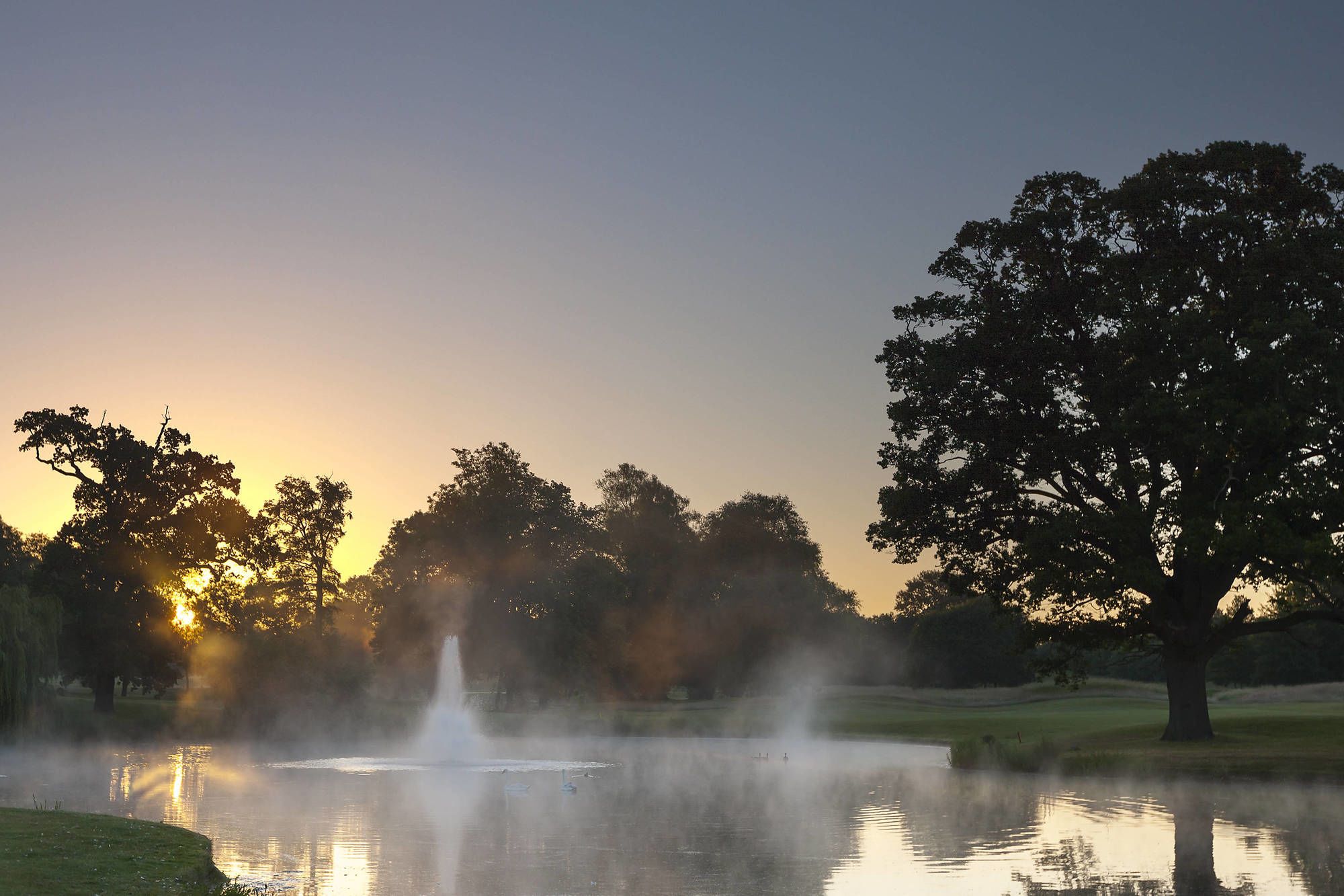Фото Hanbury Manor Marriott Hotel & Country Club